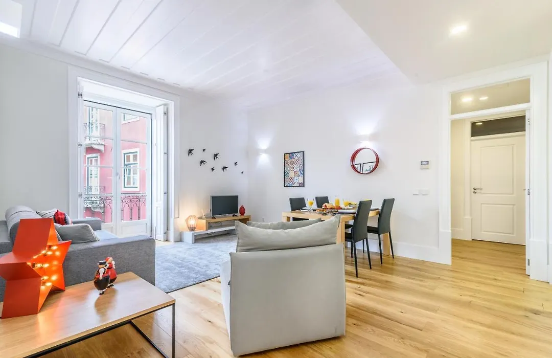 Modern Flat In Downtown Lisbon By Lovelystay-1